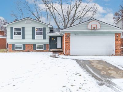 5093 Spinning Wheel Dr, Grand Blanc, MI, 48439