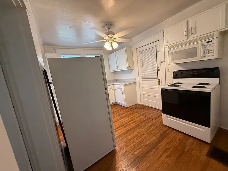 653 Wedgewood Ave #A — Photo 11