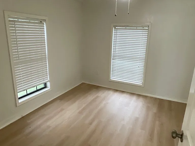 3404 Moulton St — Photo 2