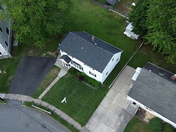 4th image of 92 Anderson Ave