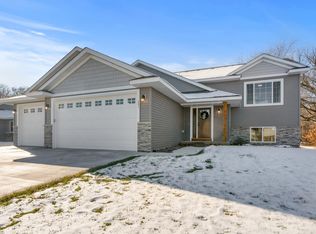 201 8th Ave SE, Isanti, MN 55040