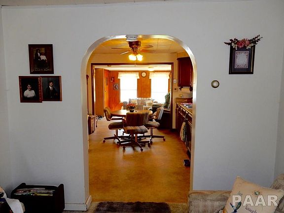 4th image of 726 E Fort St