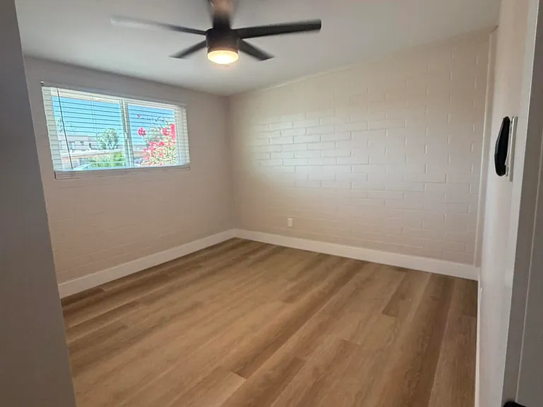 909 S Kenwood Cir #A — Photo 10