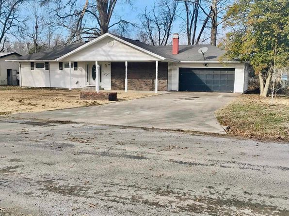 1117 E Ash St, Herrin, IL 62948