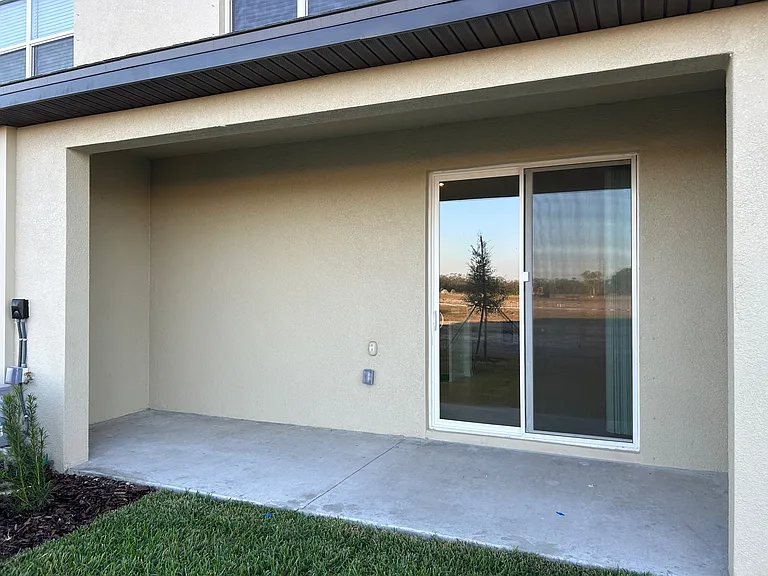 Large Lanai/Patio
