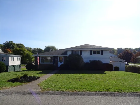 1147 Cedar St, Greensburg, PA 15601