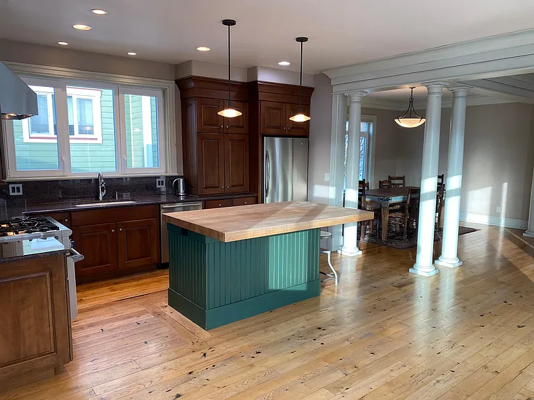 821 Broad St — Photo 11