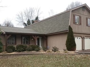 2005 Lake Clay Dr, Chesterfield, MO