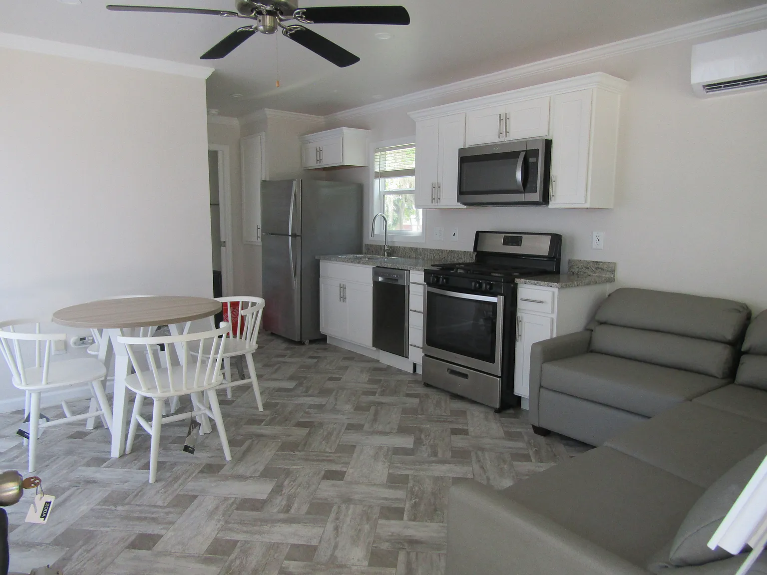 1 bed, 1.0 bath, 481 sqft, $1,400 — Photo 1