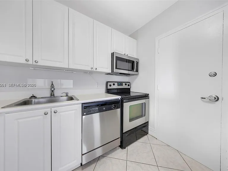 1455 N Treasure Dr #7J — Photo 18