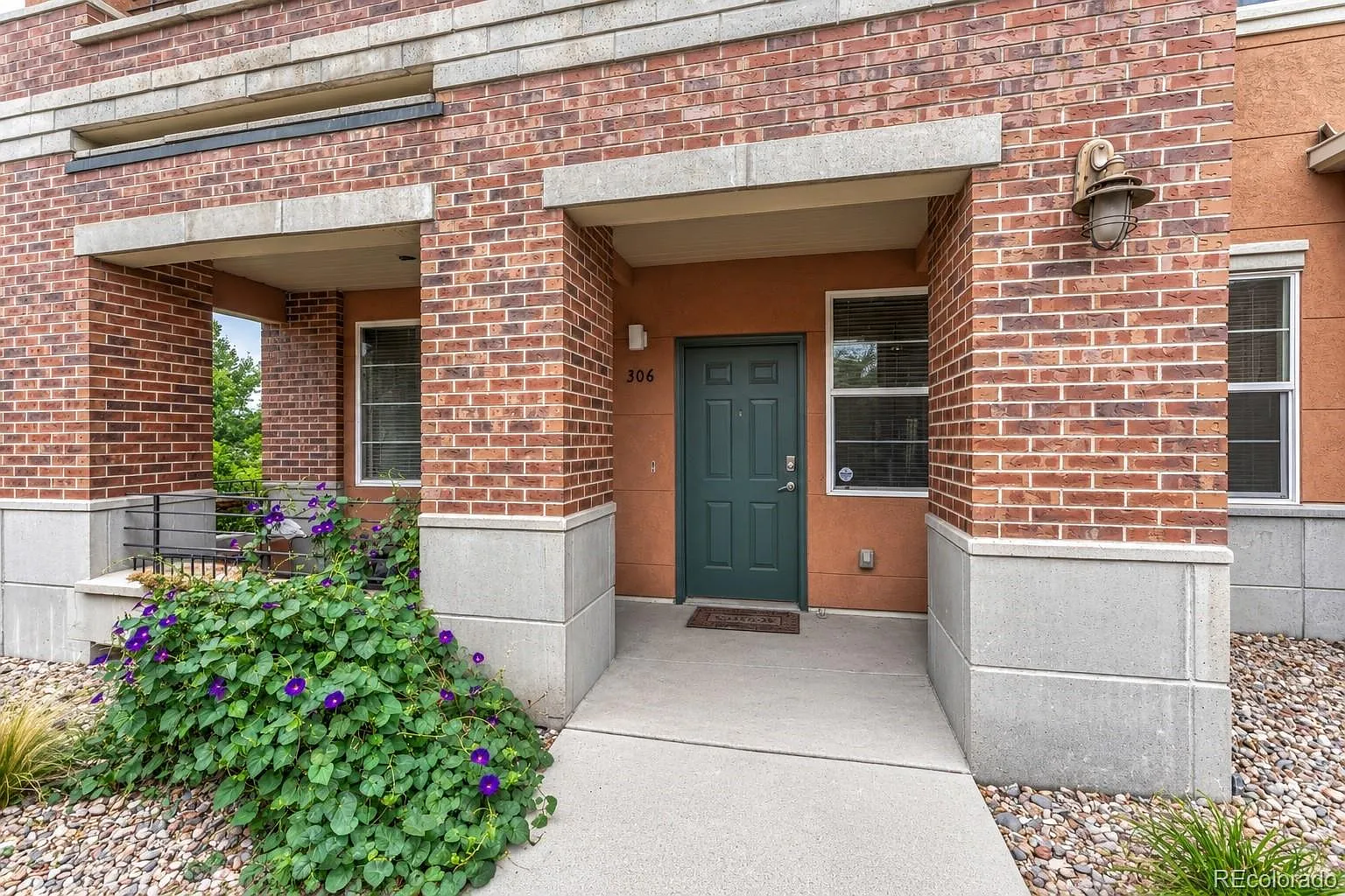 3 bed, 2.0 bath, 1133 sqft, $2,999 — Photo 1