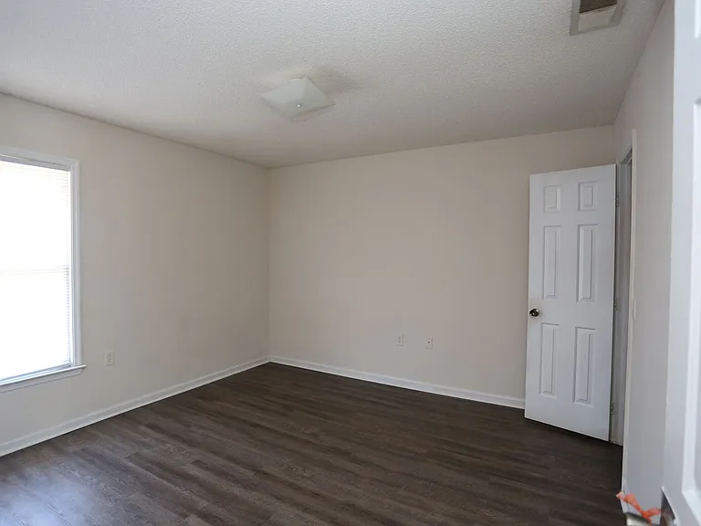 100 Lanier Dr #17 — Photo 6
