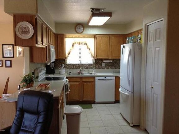 2nd image of 743 E Laurel Dr