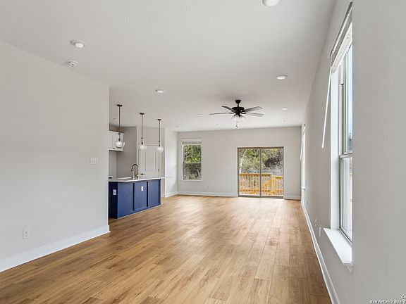 5th image of 9035 SUMMERWOOD BEND