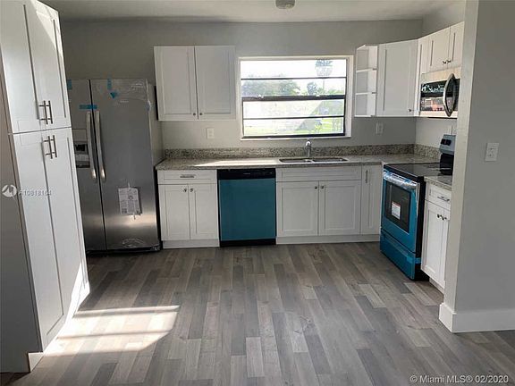 5th image of 20500 NW 26th Ct