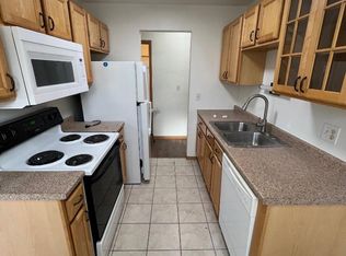 2447 County Road B W APT 13, Saint Paul, MN 55113