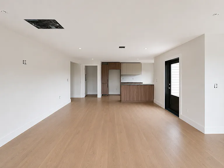 207 Tudor St #202 — Photo 1
