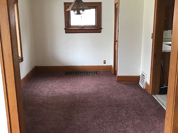 4th image of 465 Adkins Ave