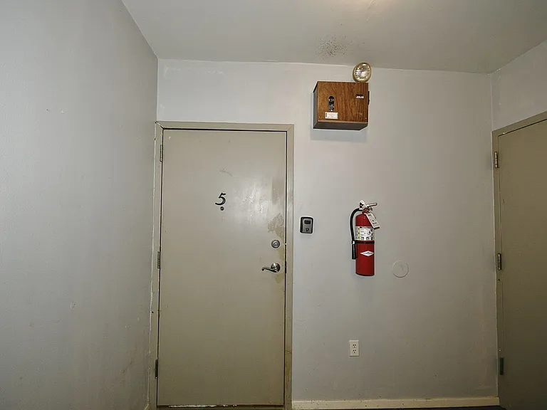 105 Ella St — Photo 5