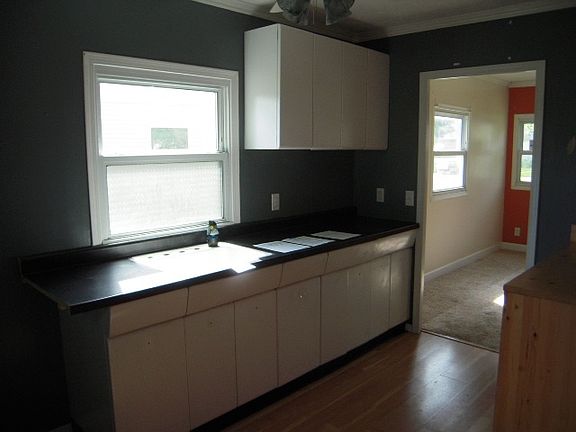 4th image of 316 E Emerald St