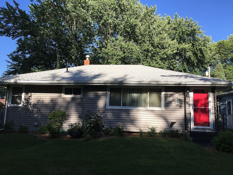 2nd image of 2256 Hazel St N