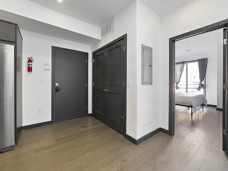 441 N 35th St #3R — Photo 17