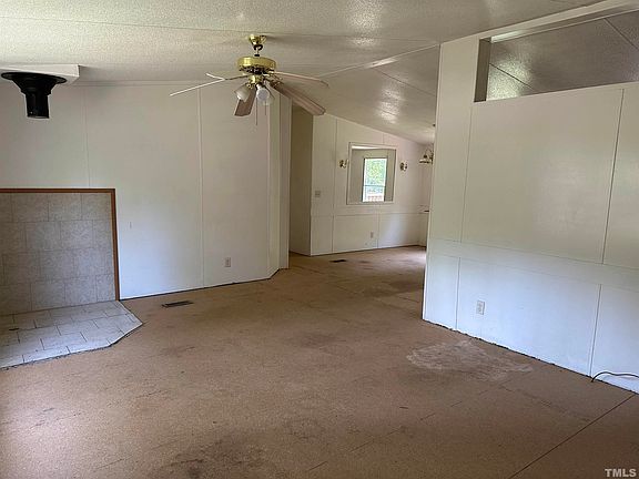 4th image of 308 Joshua Ln