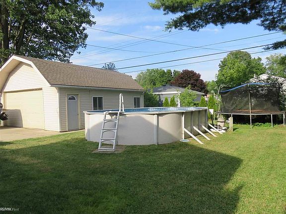 4th image of 39568 Camp St