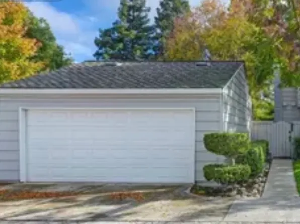 290 W Rumble Rd, Modesto, CA 95350