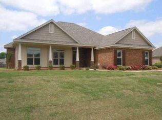 189 Sunnybrook Dr, Deatsville, AL 36022