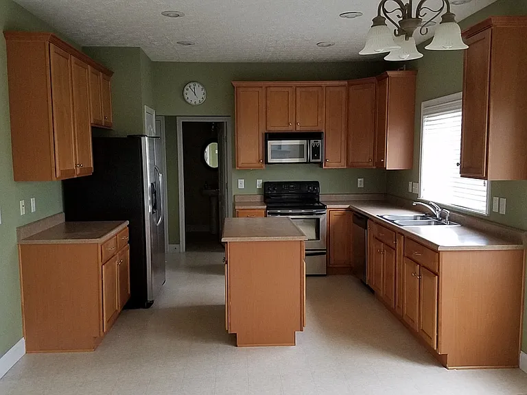 6173 Greenbrier Gln — Photo 4