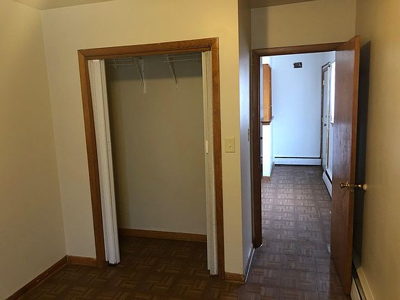 1Bedroom 9'x13'