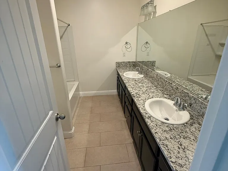 9105 Woodbrook Dr — Photo 18
