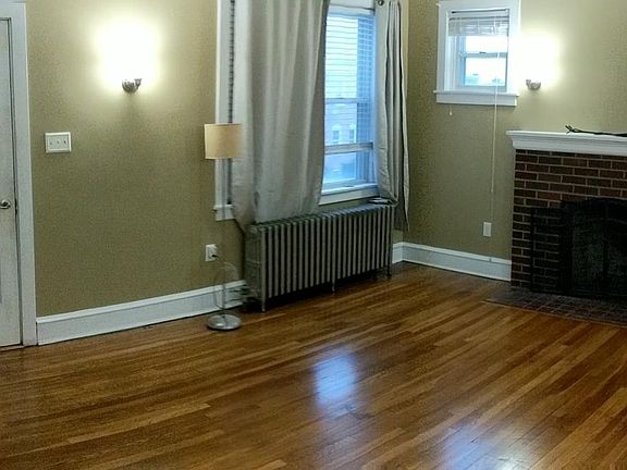 2nd image of 1316 Linden St