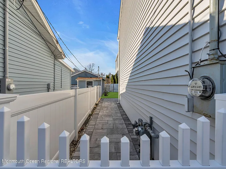 415 15th Ave — Photo 42