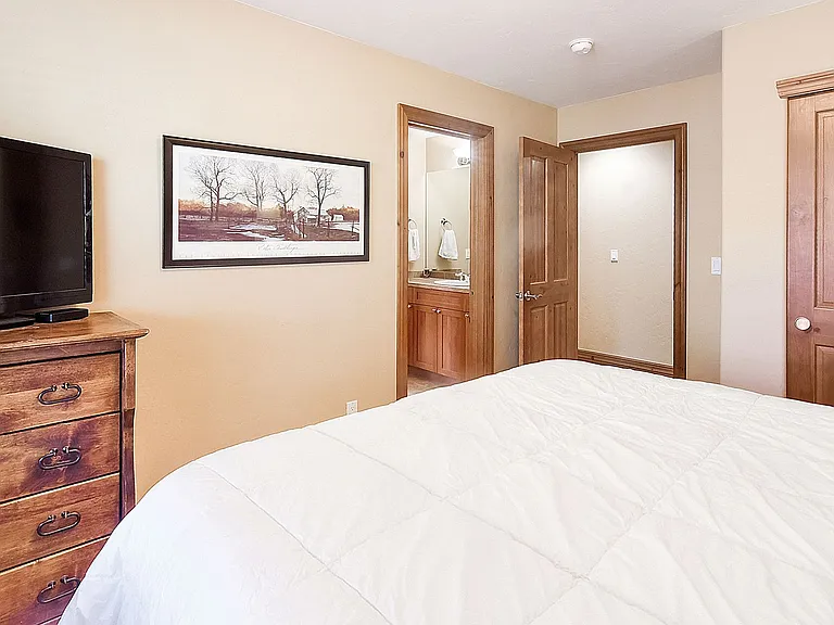 44 Linden Ln — Photo 35