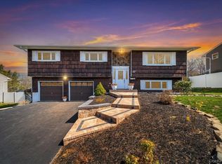 17 Ross Lane, Middletown, NY 10941