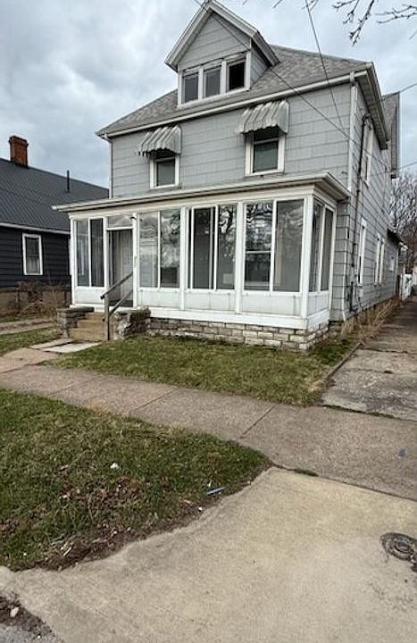 1st image of 214 Shelby St
