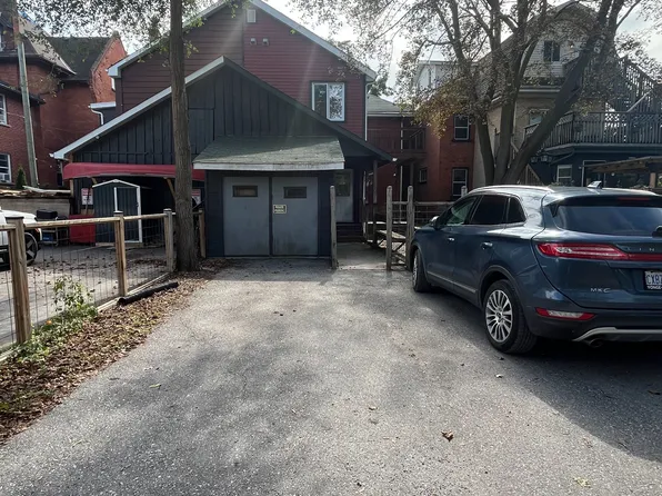210 McDonnel St, Peterborough, ON K9H 2V9