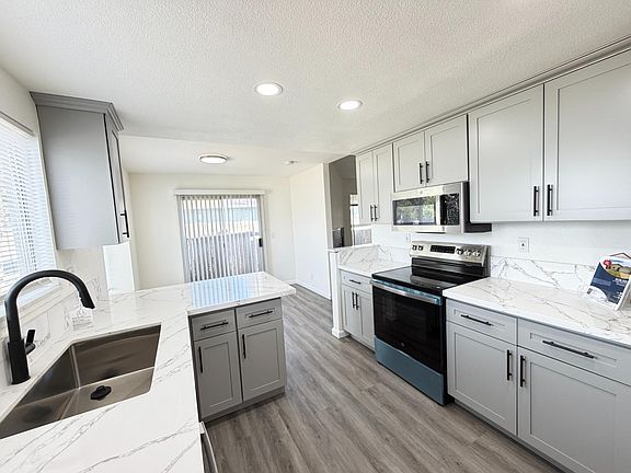 4th image of 27 Valley Crest Ct