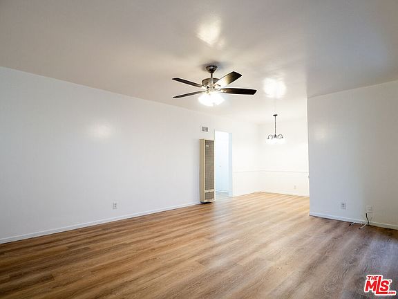 2nd image of 422 Arnaz Dr #2