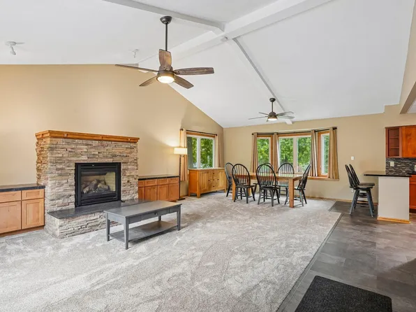 593 Century Ave N, Maplewood, MN 55119