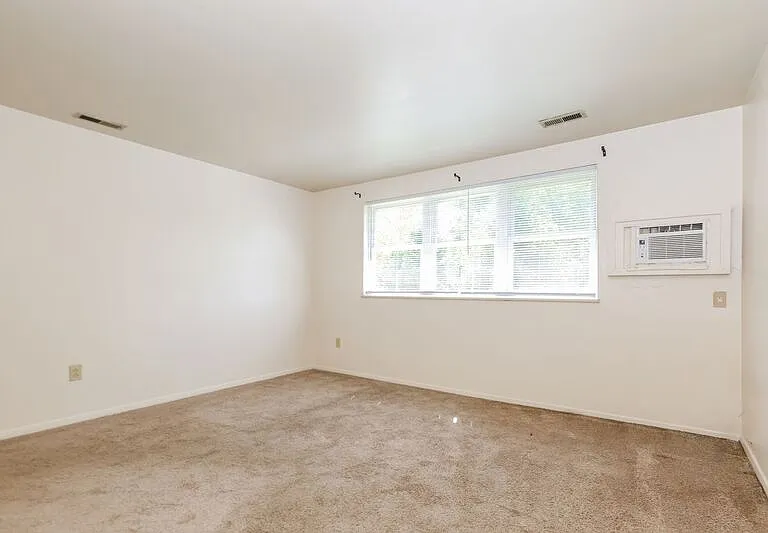 3611-3625 Charlotte Dr #3625 — Photo 5