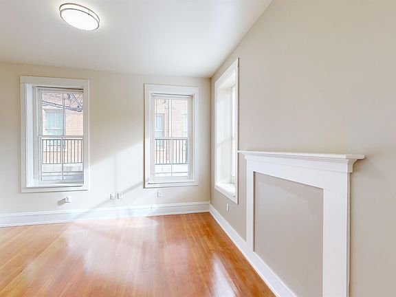 4th image of 100 E Clifton Ave #2