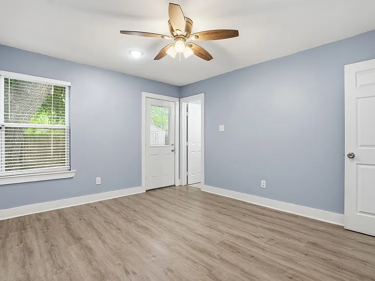 1010 Clinton Park St #B — Photo 16