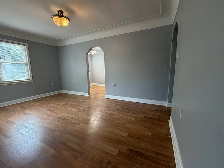 22438 Clairwood St — Photo 2