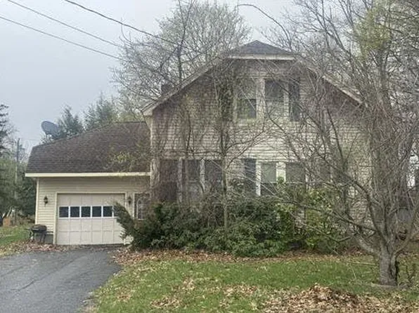 28 Franklin St, Dalton, MA 01226