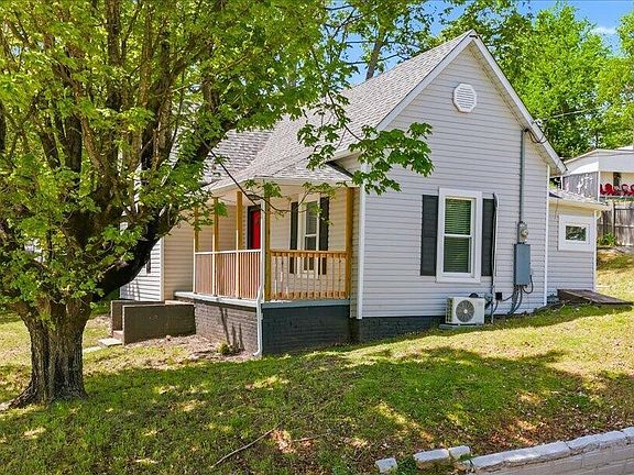 2nd image of 702 W Rhoten St