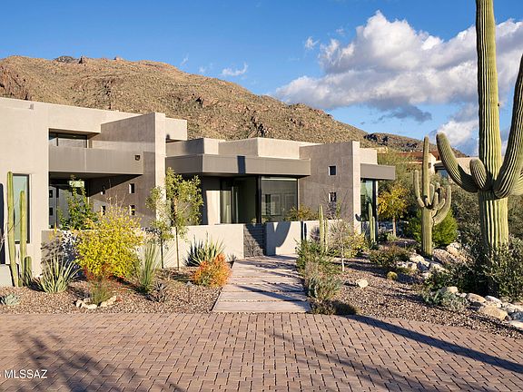 5th image of 2126 E Desert Garden Dr