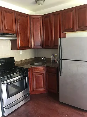 Rented by Salon Realty Corp | media 28